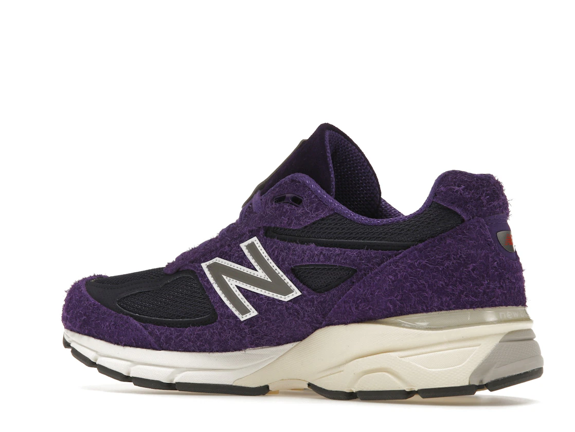 Vue 22 de New Balance 990v4 MiUSA Teddy Santis Plum Purple