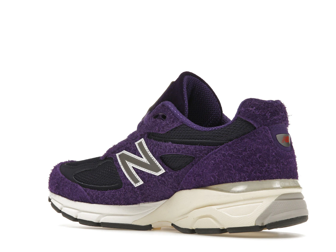 Vue 23 de New Balance 990v4 MiUSA Teddy Santis Plum Purple