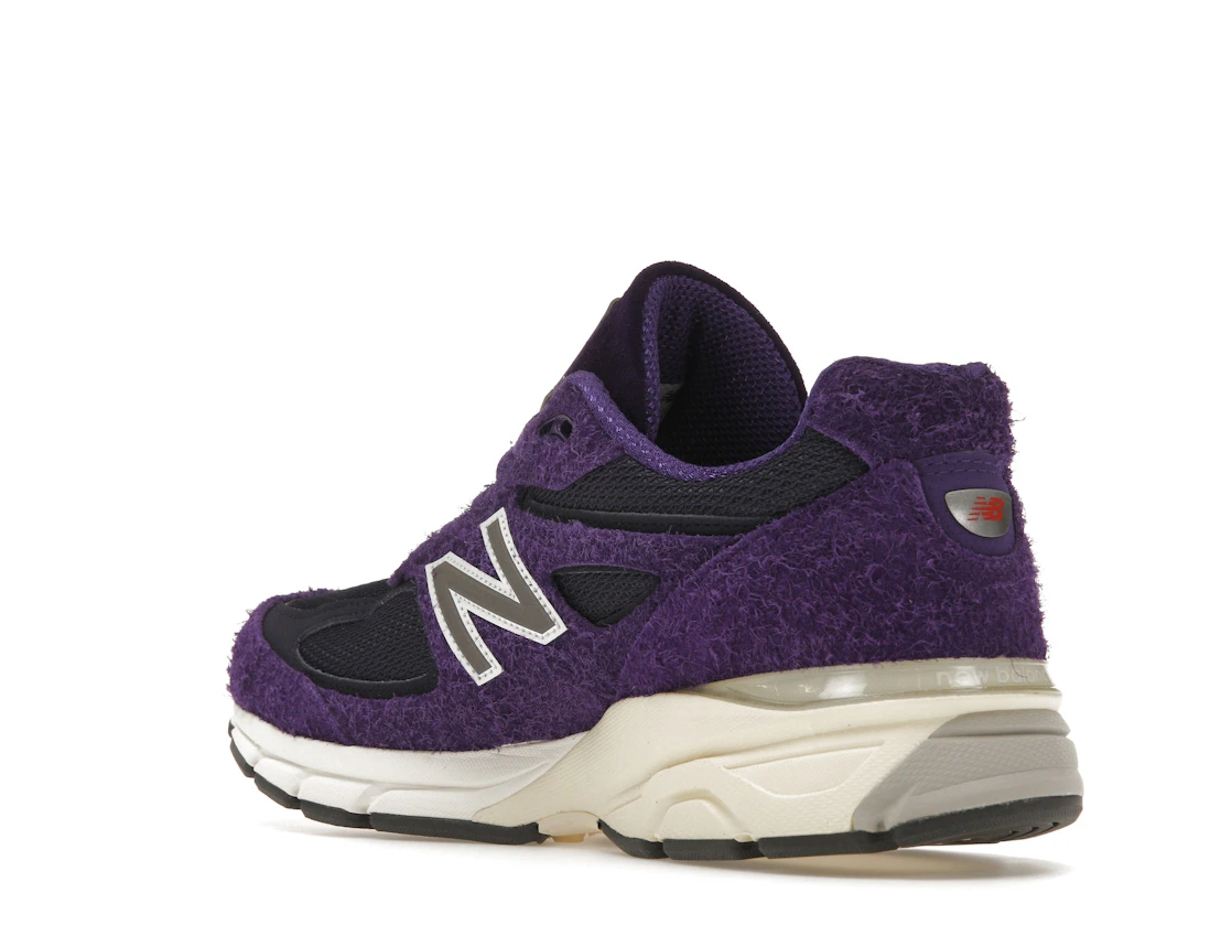 Vue 24 de New Balance 990v4 MiUSA Teddy Santis Plum Purple