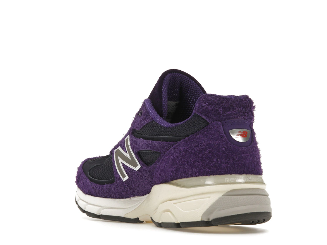 Vue 25 de New Balance 990v4 MiUSA Teddy Santis Plum Purple