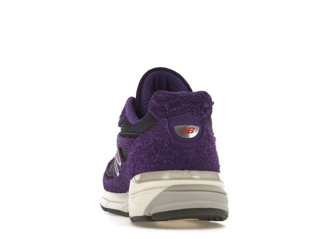 Vue 27 de New Balance 990v4 MiUSA Teddy Santis Plum Purple