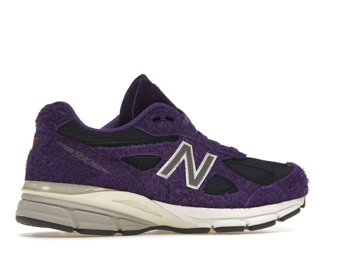 Vue 35 de New Balance 990v4 MiUSA Teddy Santis Plum Purple