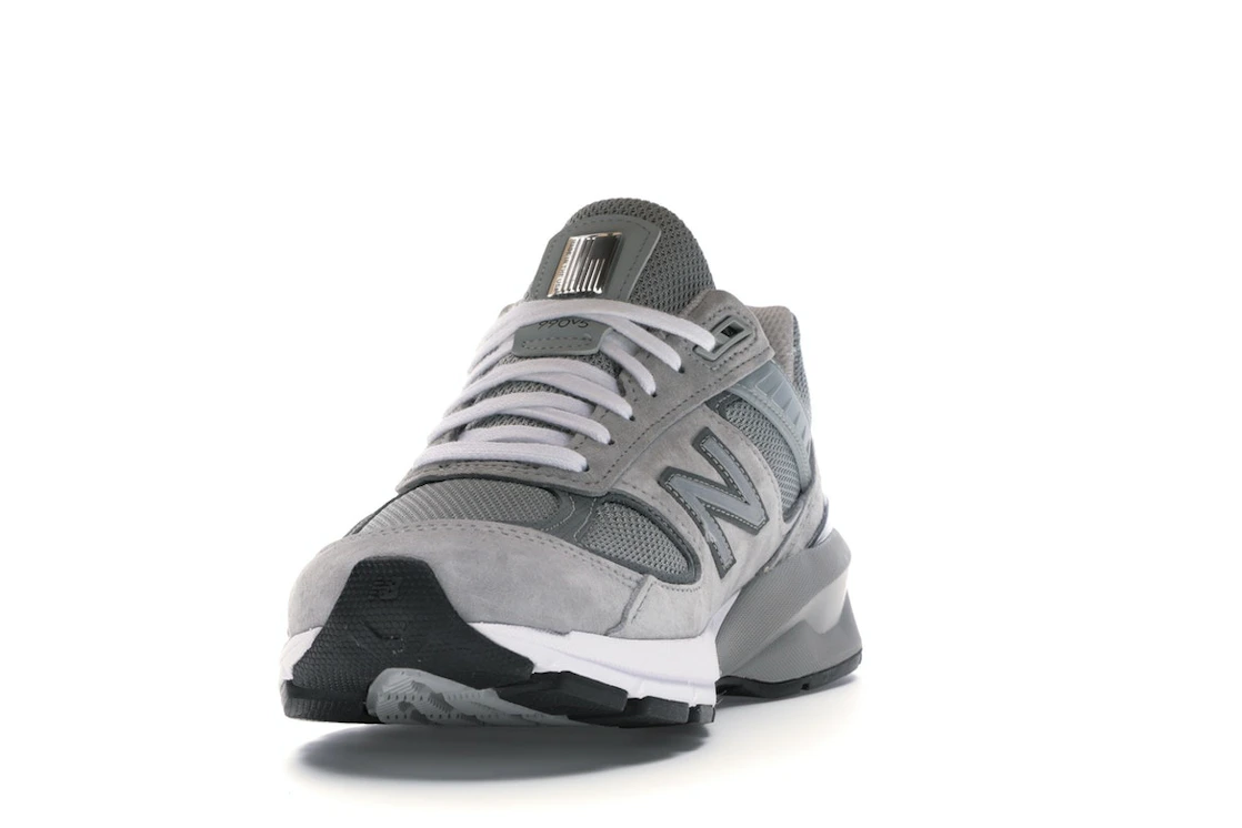 Vue 12 de New Balance 990v5 Grey