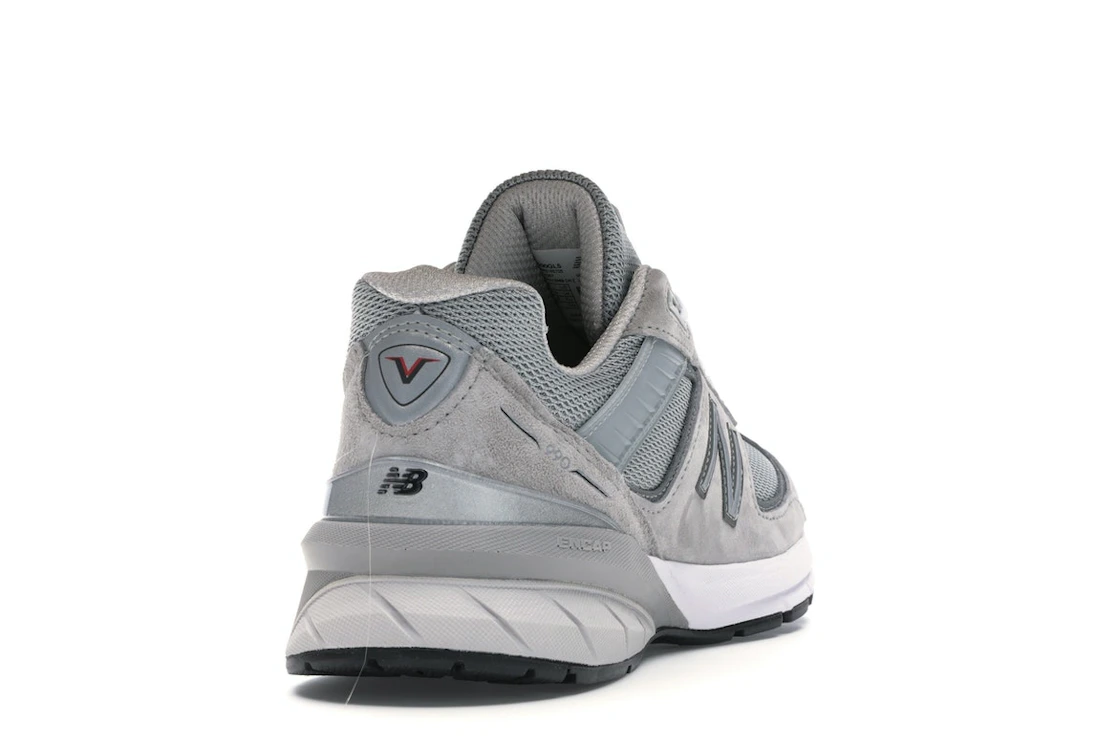 Vue 30 de New Balance 990v5 Grey