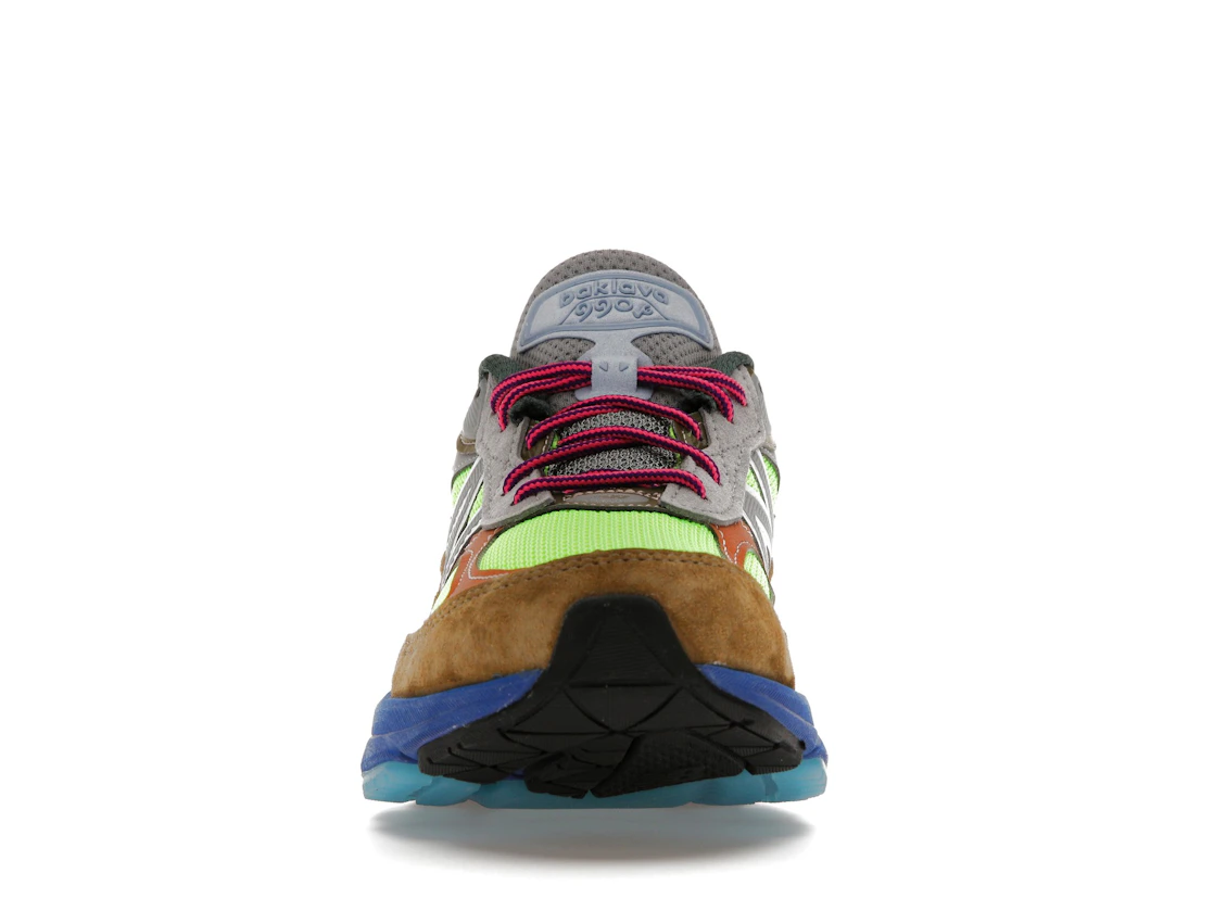 Vue 10 de New Balance 990v6 MiUSA Action Bronson Baklava