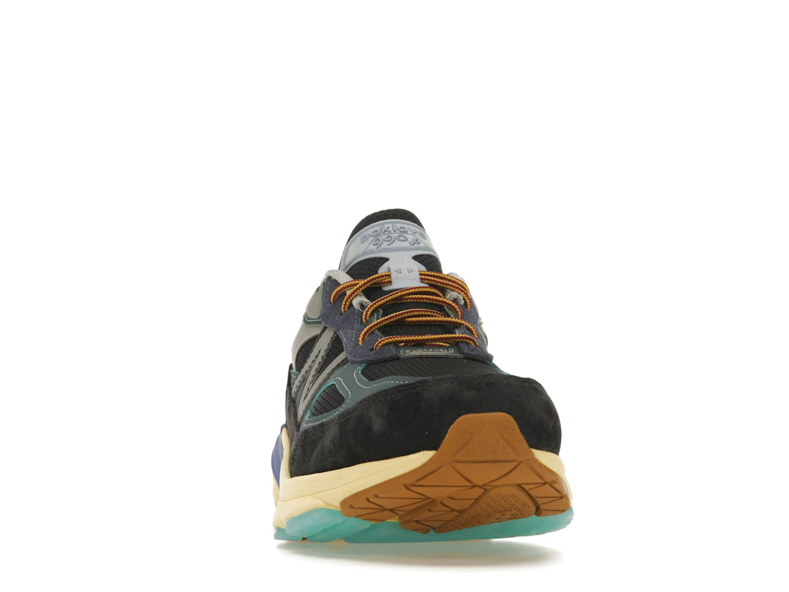 Vue 9 de New Balance 990v6 MiUSA Action Bronson Lapis Lazuli