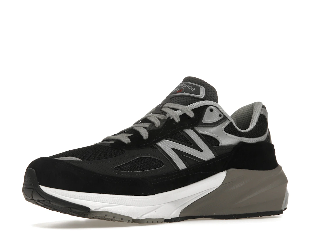 Vue 16 de New Balance 990v6 MiUSA Black Grey White
