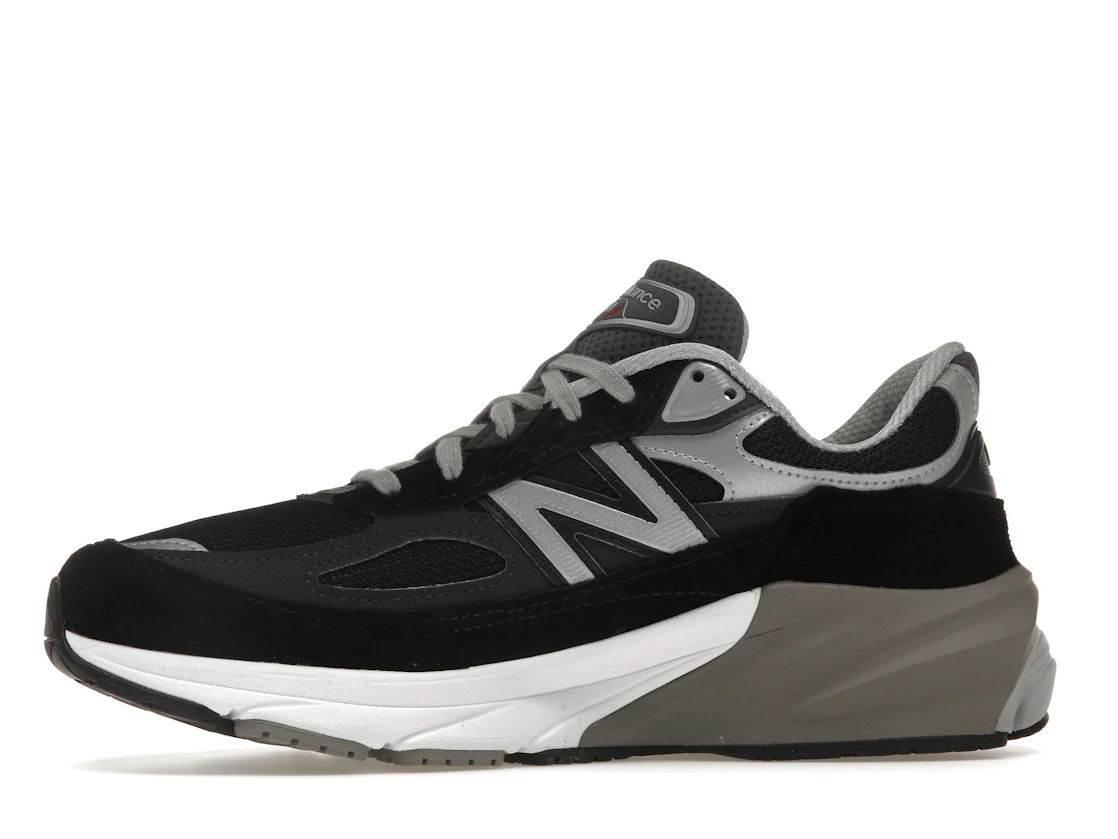 Vue 18 de New Balance 990v6 MiUSA Black Grey White