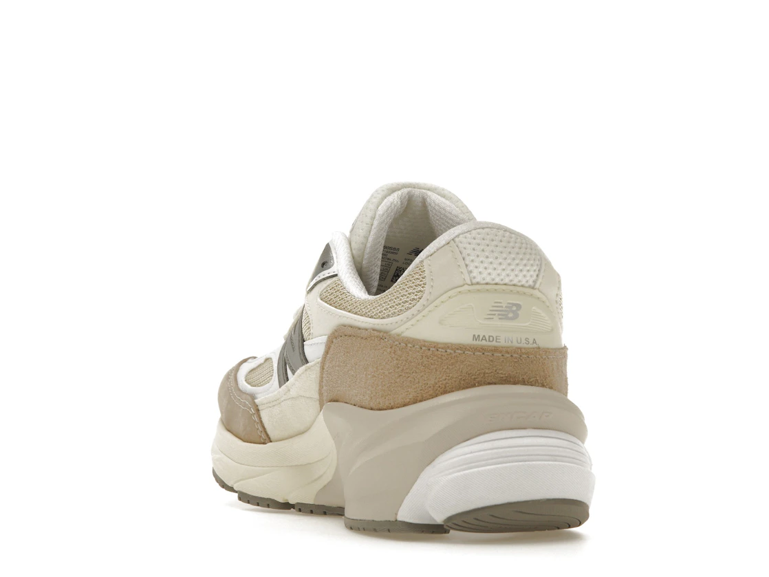 Vue 26 de New Balance 990v6 MiUSA Cream