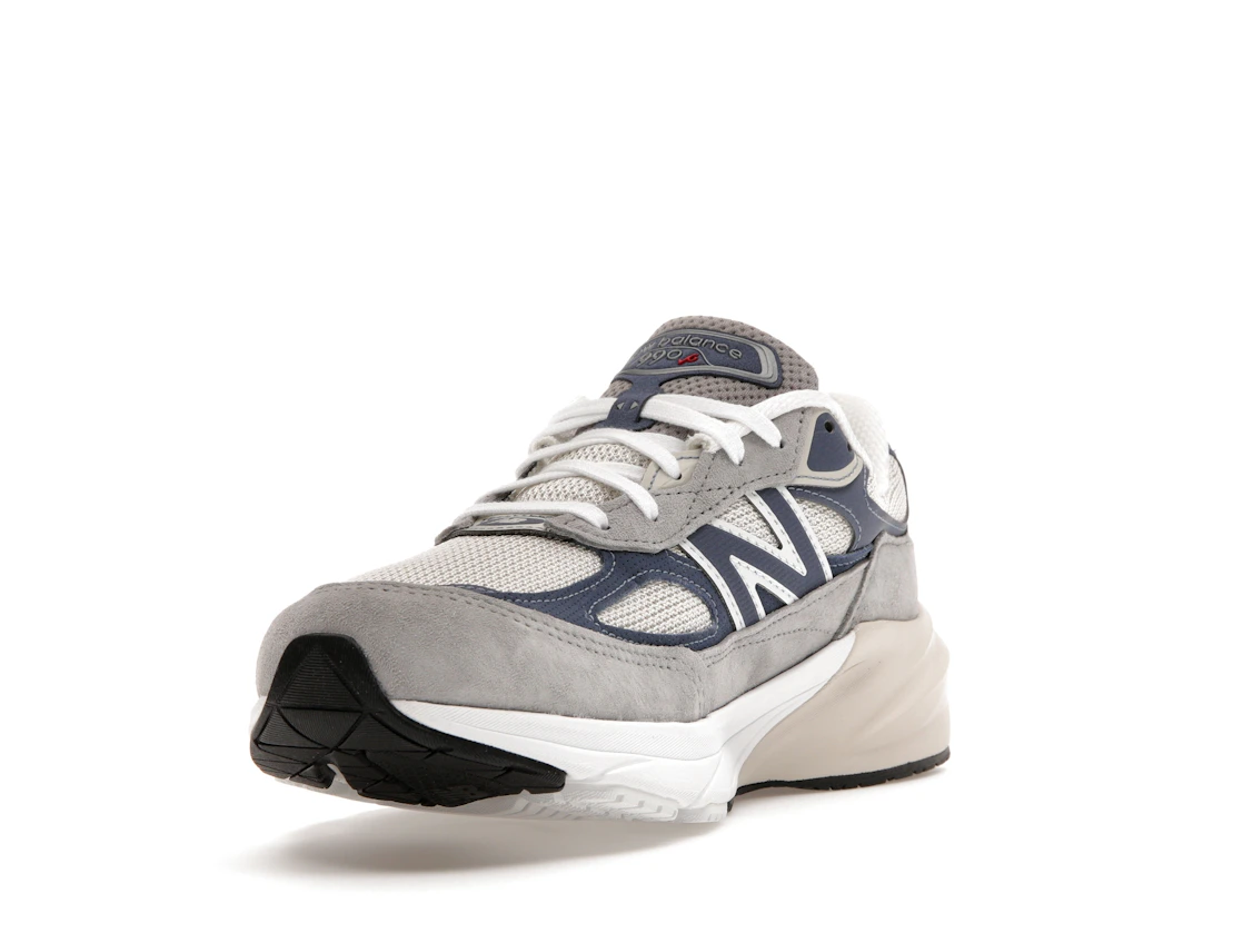 Vue 13 de New Balance 990v6 MiUSA Grey Day (2023)