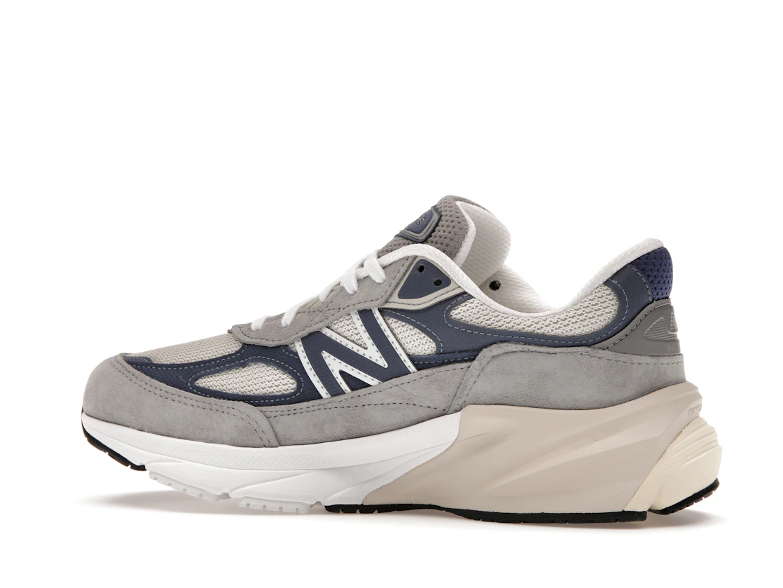 Vue 21 de New Balance 990v6 MiUSA Grey Day (2023)