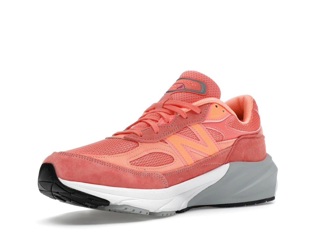 Vue 15 de New Balance 990v6 MiUSA Sunrise Rose