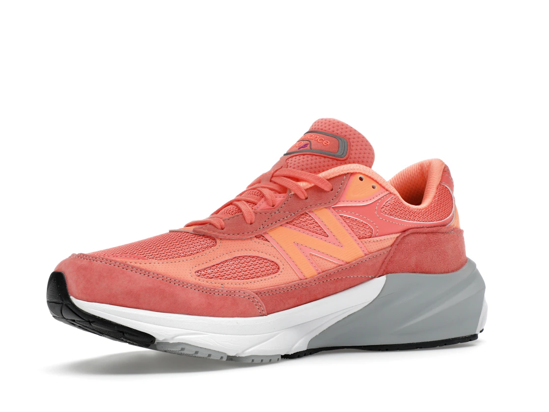Vue 16 de New Balance 990v6 MiUSA Sunrise Rose
