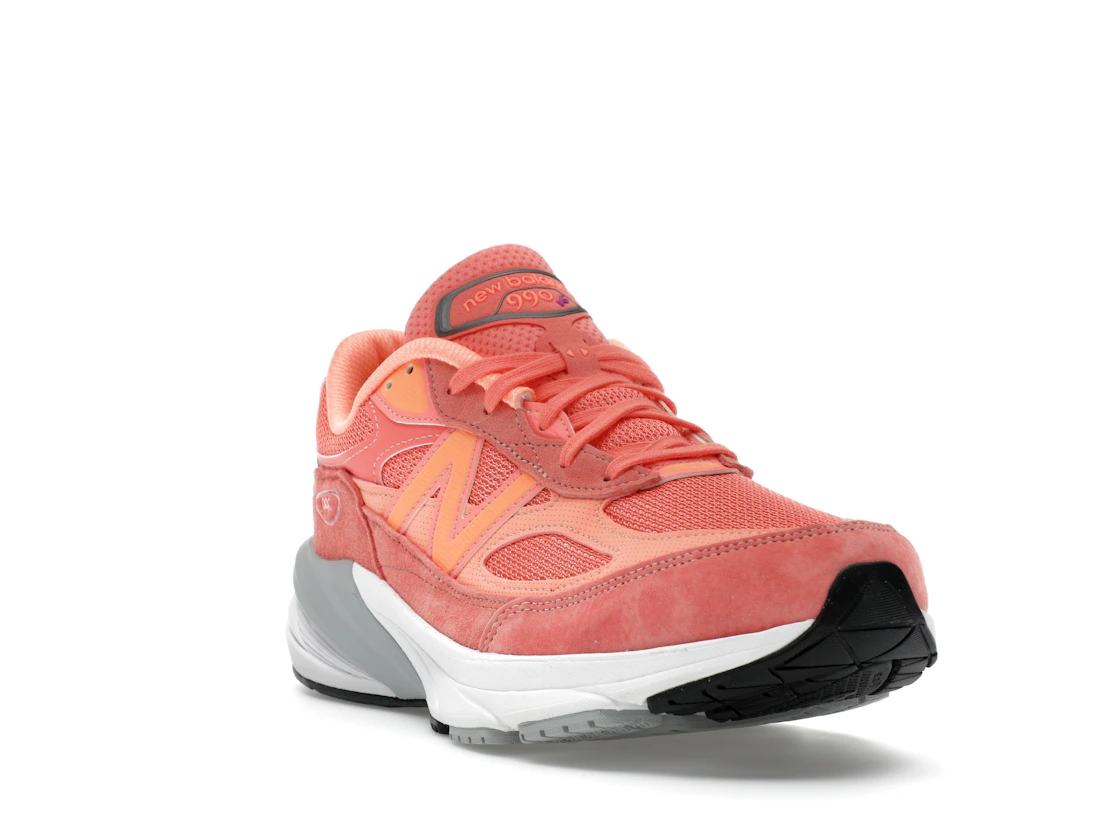 Vue 7 de New Balance 990v6 MiUSA Sunrise Rose