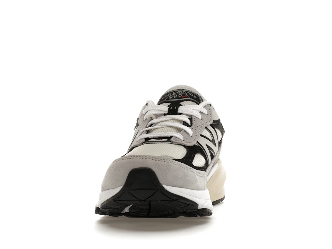 Vue 11 de New Balance 990v6 MiUSA Teddy Santis Grey Black