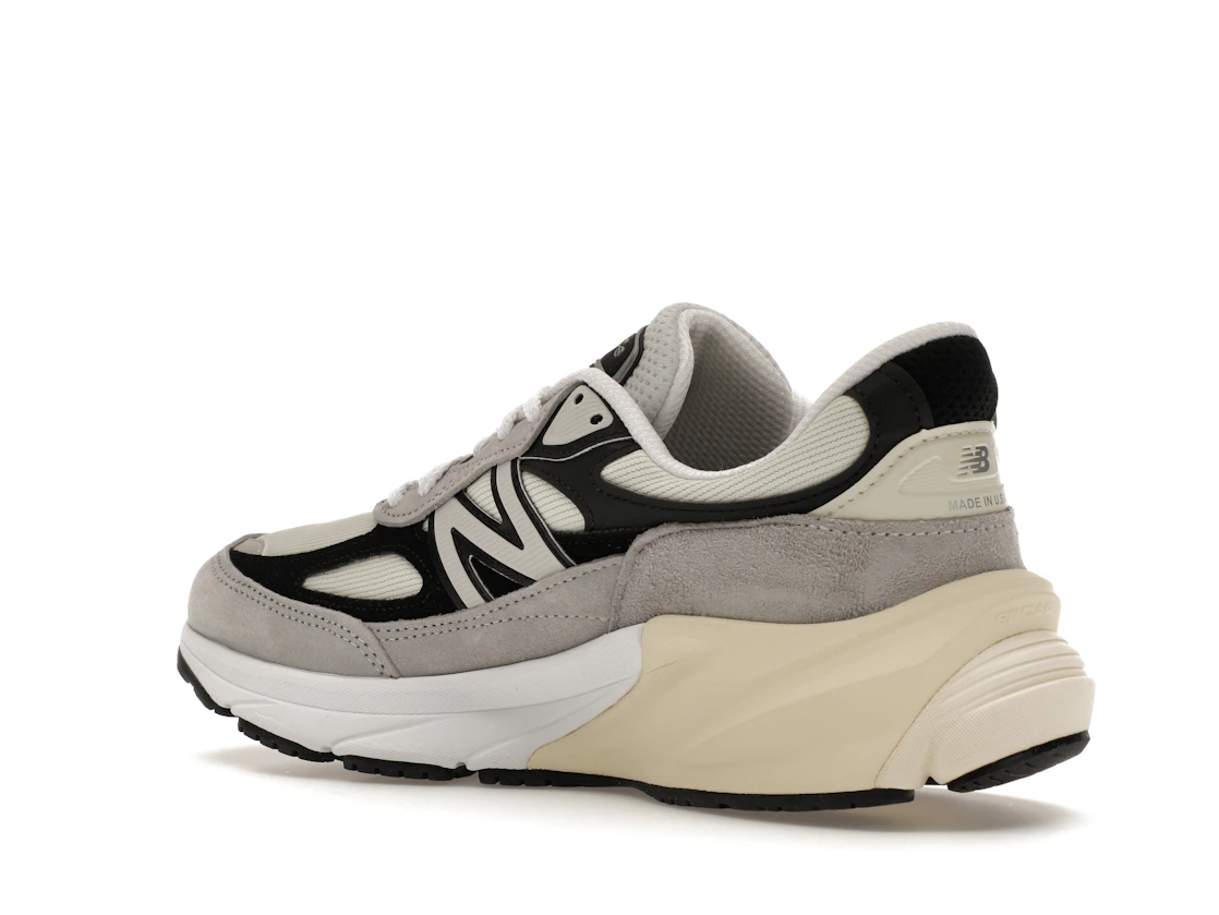 Vue 23 de New Balance 990v6 MiUSA Teddy Santis Grey Black