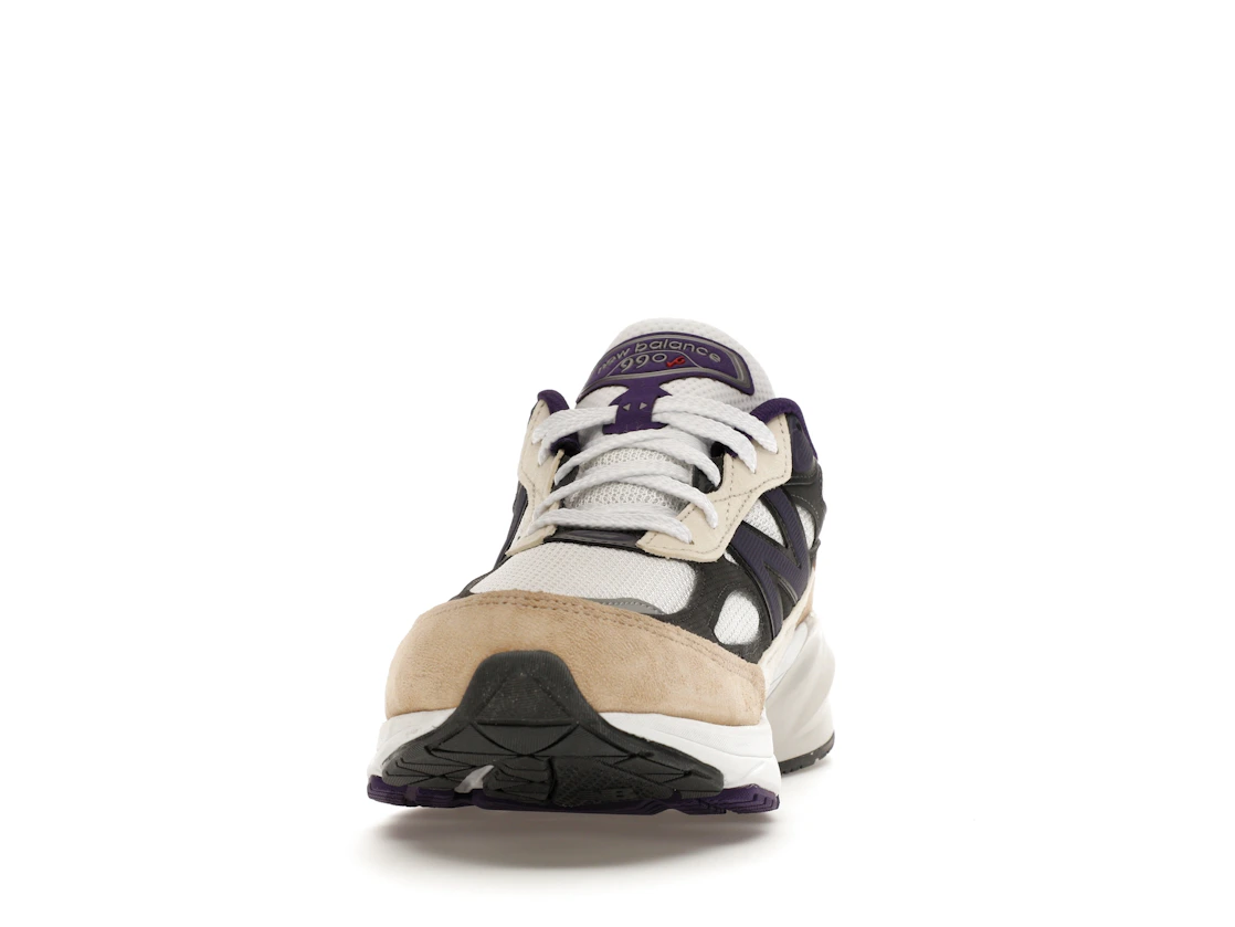 Vue 11 de New Balance 990v6 MiUSA Teddy Santis White Black Plum
