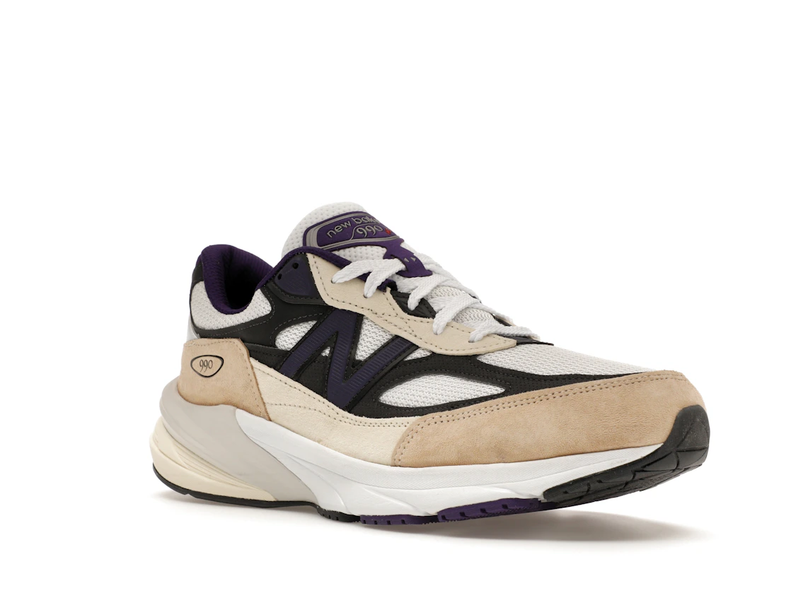 Vue 5 de New Balance 990v6 MiUSA Teddy Santis White Black Plum