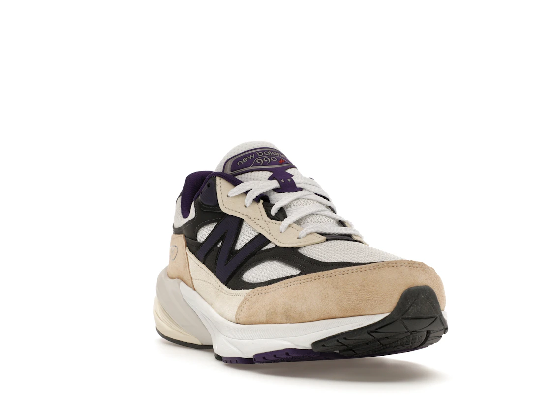 Vue 7 de New Balance 990v6 MiUSA Teddy Santis White Black Plum