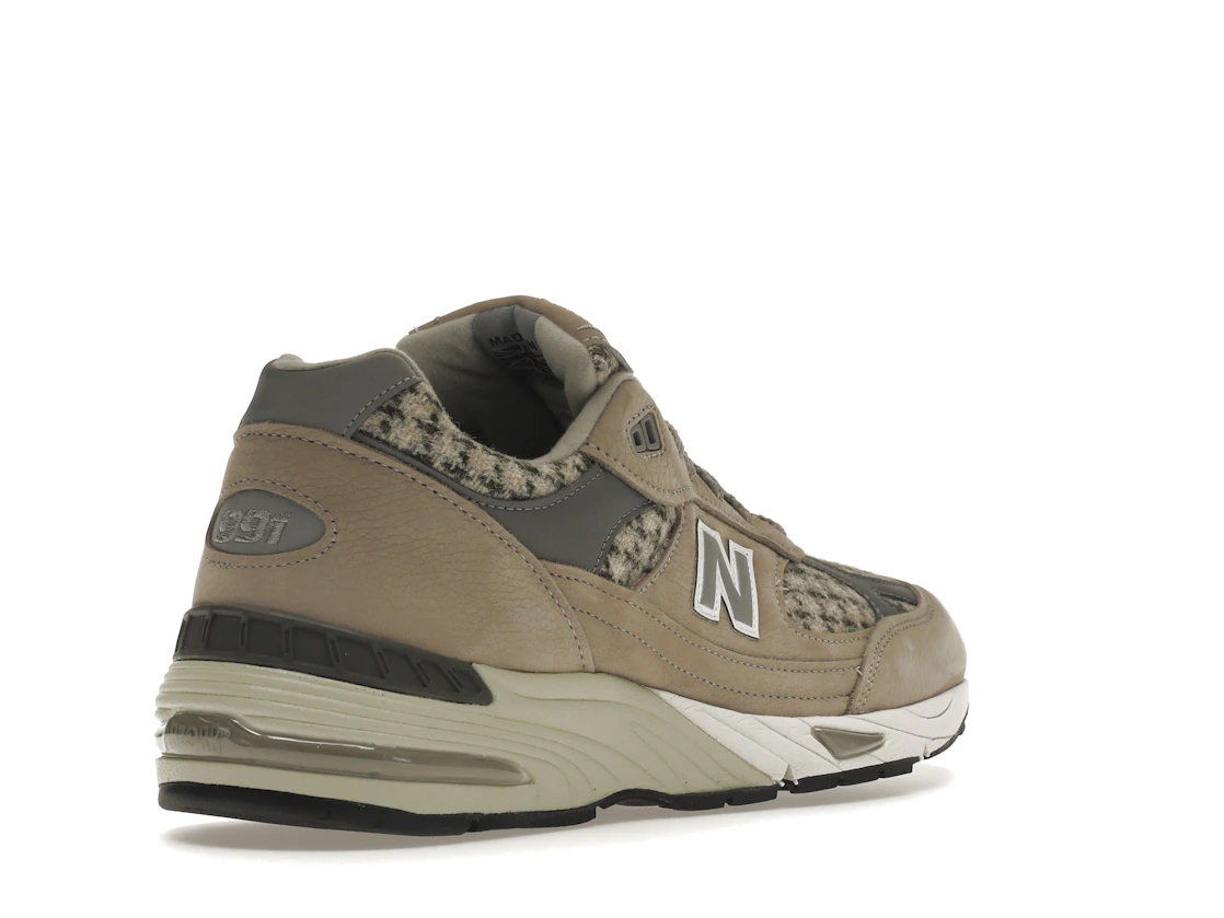 Vue 32 de New Balance 991 MiUK Harris Tweed