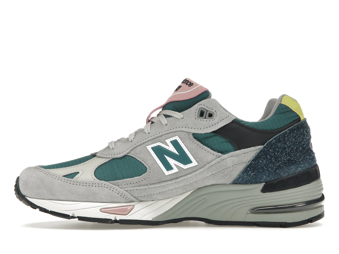 Vue 19 de New Balance 991 MiUK Pacific Majolica Blue