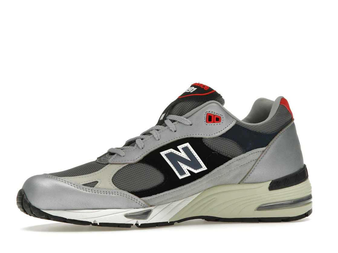 Vue 17 de New Balance 991 MiUK Silver