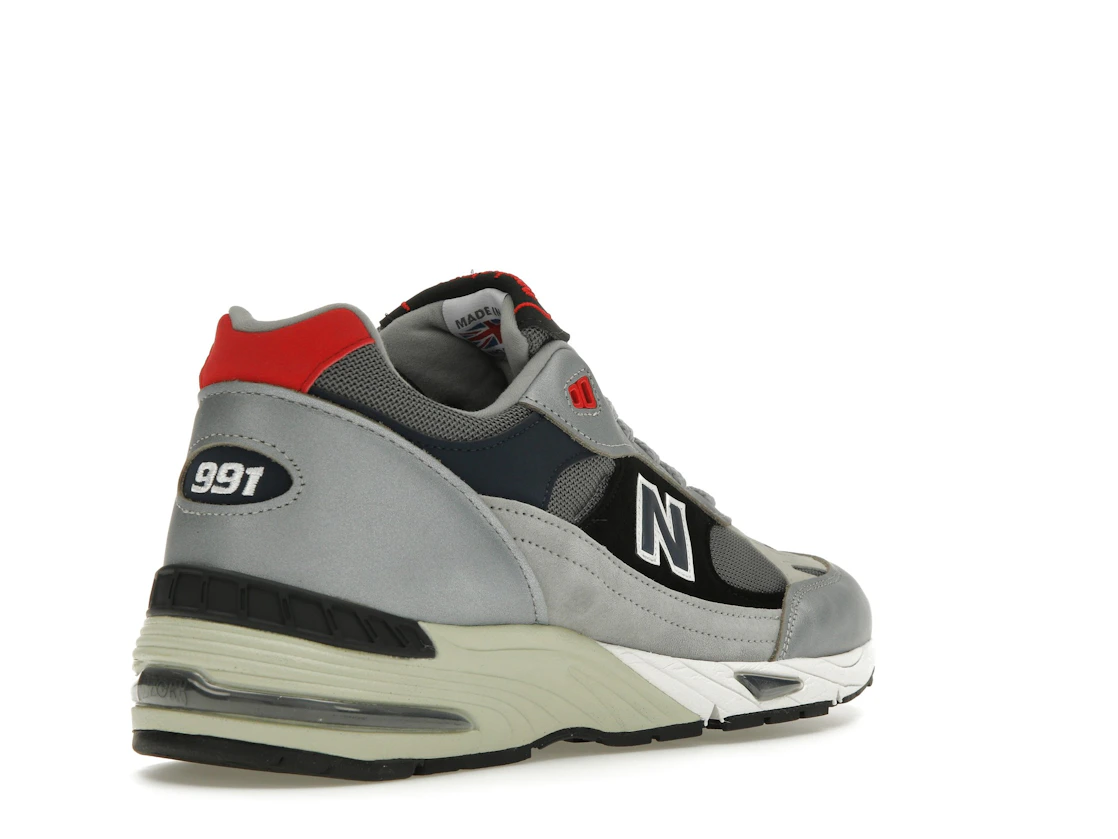 Vue 32 de New Balance 991 MiUK Silver