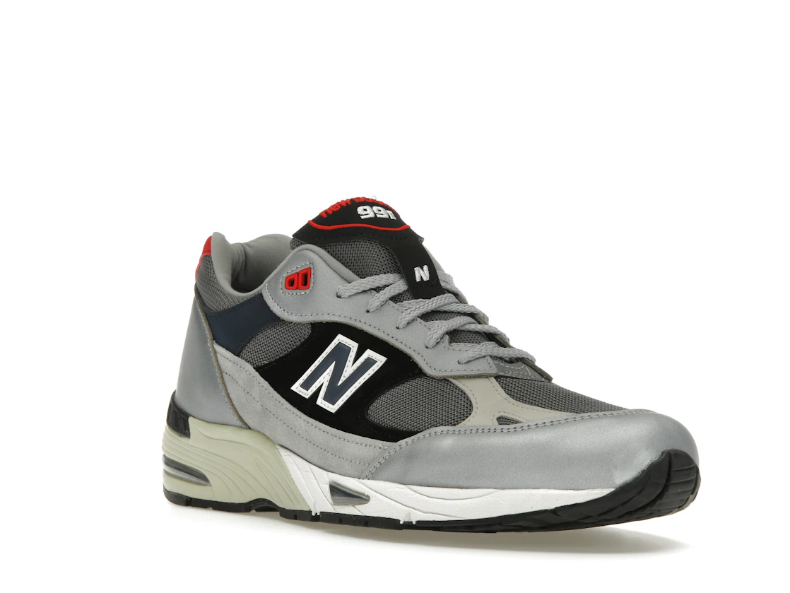 Vue 6 de New Balance 991 MiUK Silver