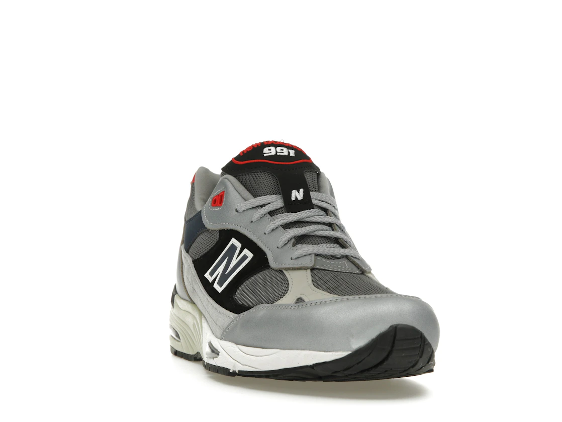 Vue 8 de New Balance 991 MiUK Silver
