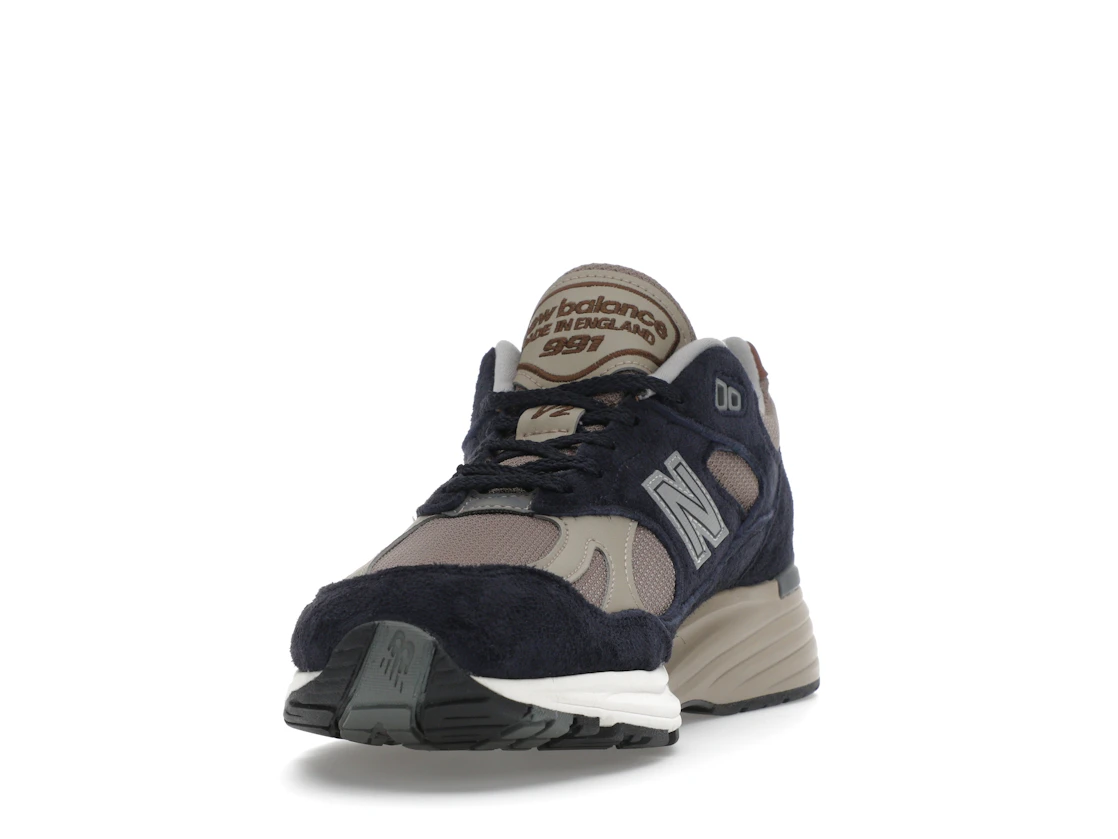 Vue 12 de New Balance 991v2 MiUK After Midnight Sepia Tint