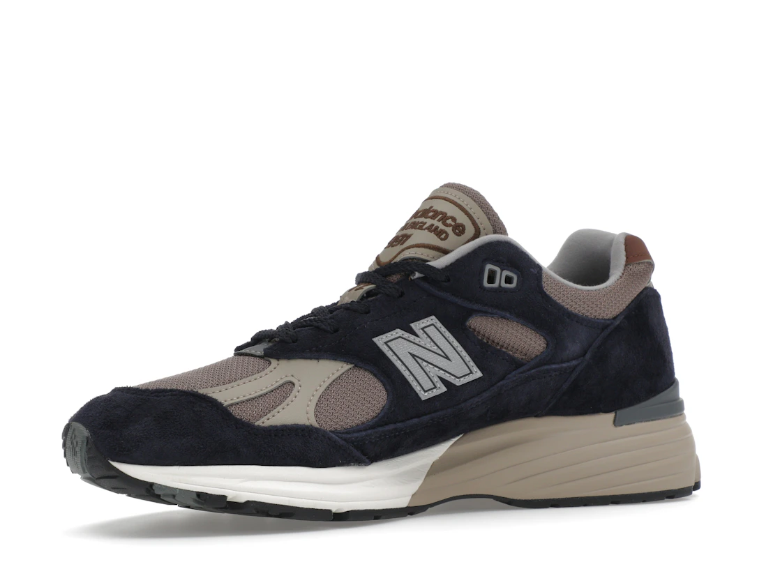 Vue 16 de New Balance 991v2 MiUK After Midnight Sepia Tint