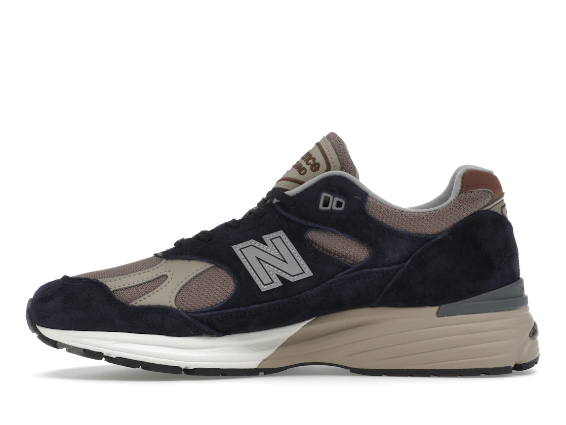 Vue 19 de New Balance 991v2 MiUK After Midnight Sepia Tint