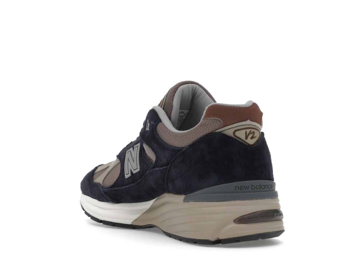 Vue 25 de New Balance 991v2 MiUK After Midnight Sepia Tint