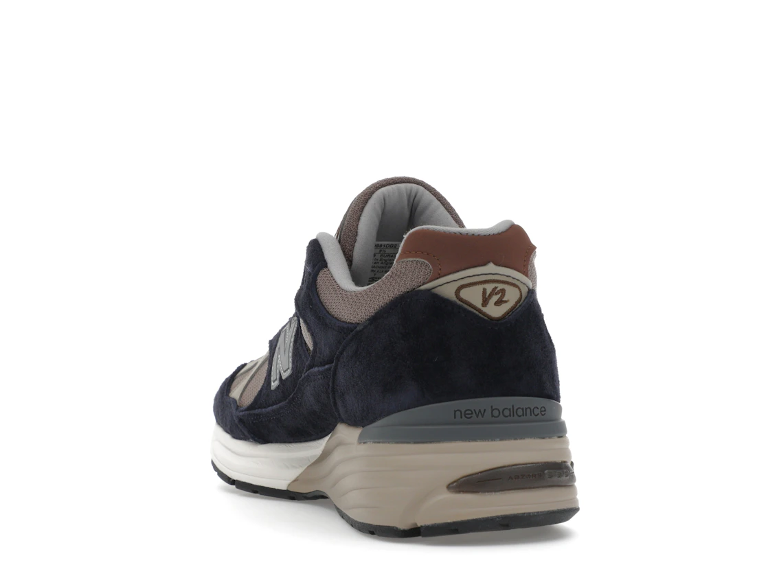 Vue 26 de New Balance 991v2 MiUK After Midnight Sepia Tint
