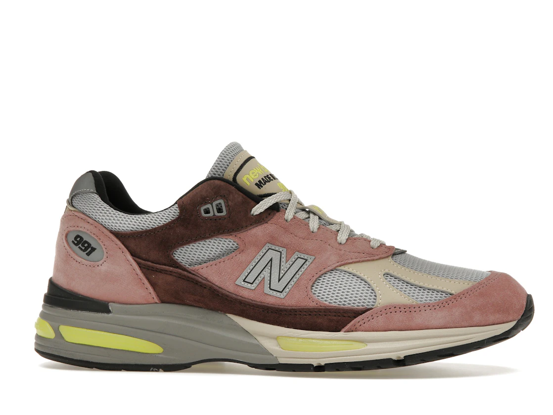 Vue 2 de New Balance 991v2 MiUK Rosewood