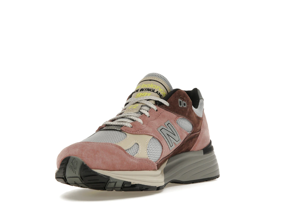 Vue 13 de New Balance 991v2 MiUK Rosewood