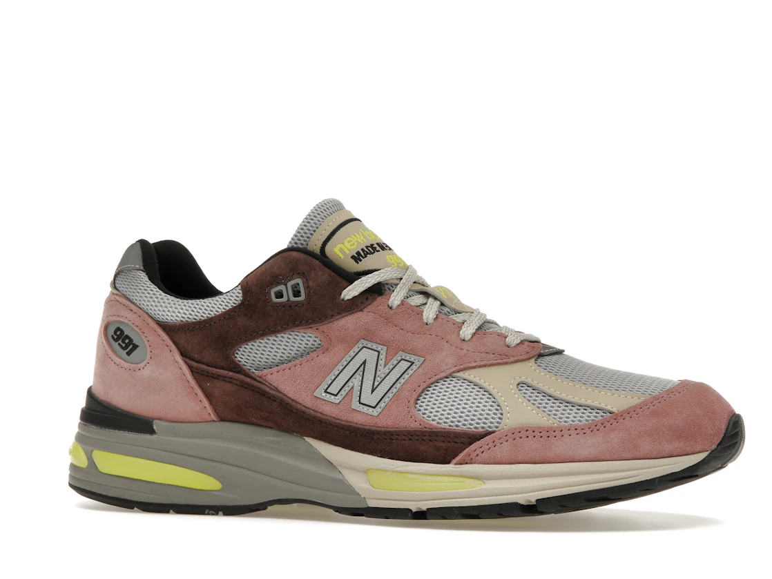 Vue 3 de New Balance 991v2 MiUK Rosewood