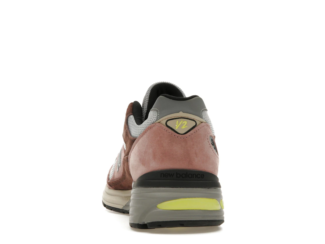 Vue 27 de New Balance 991v2 MiUK Rosewood