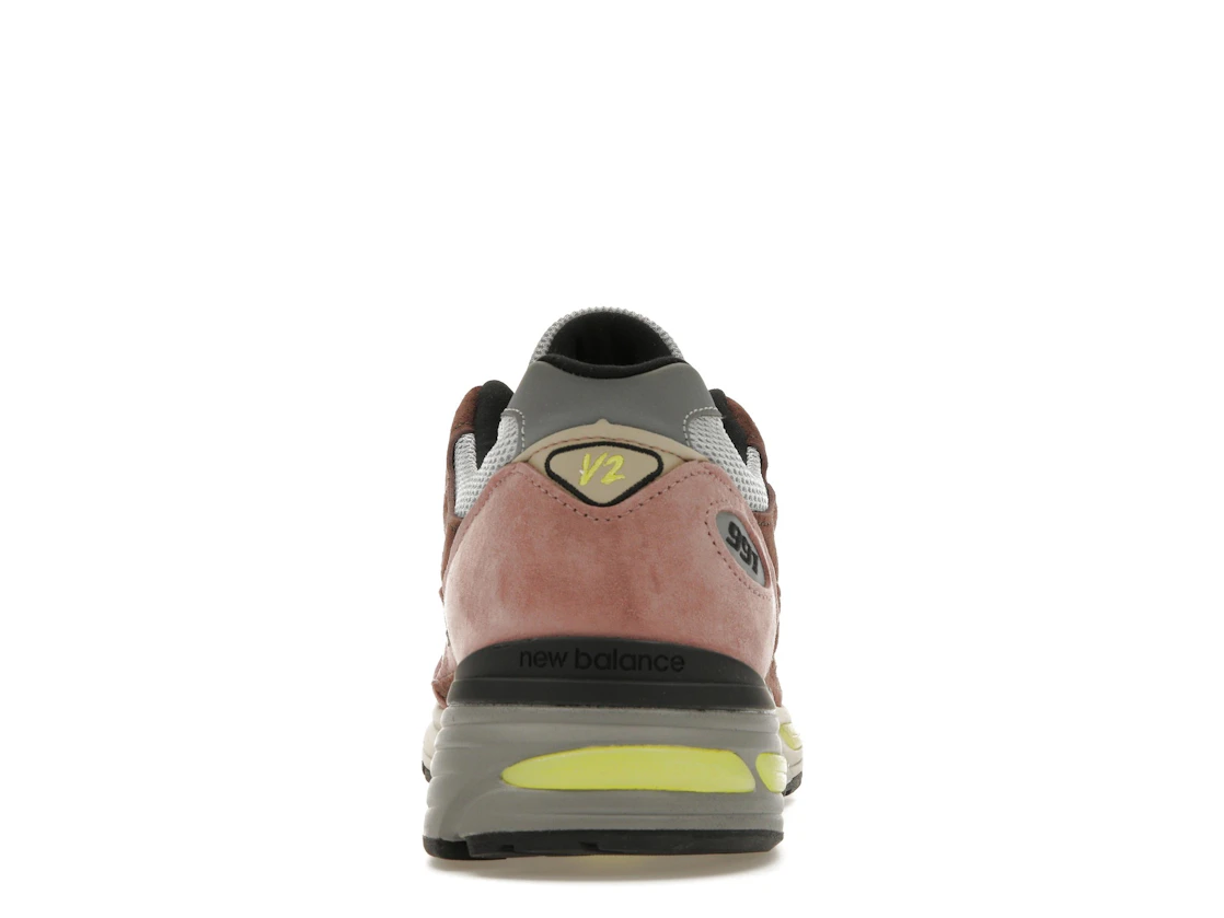 Vue 28 de New Balance 991v2 MiUK Rosewood
