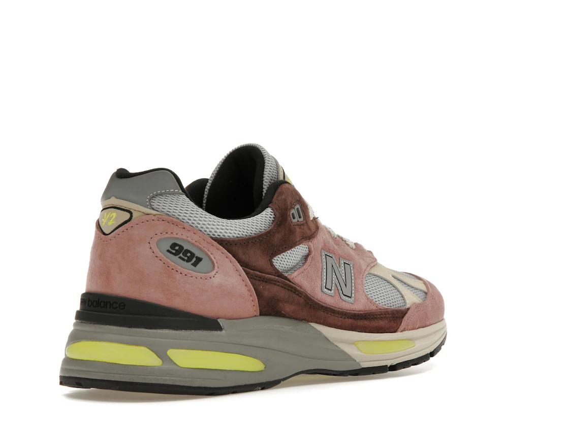 Vue 32 de New Balance 991v2 MiUK Rosewood