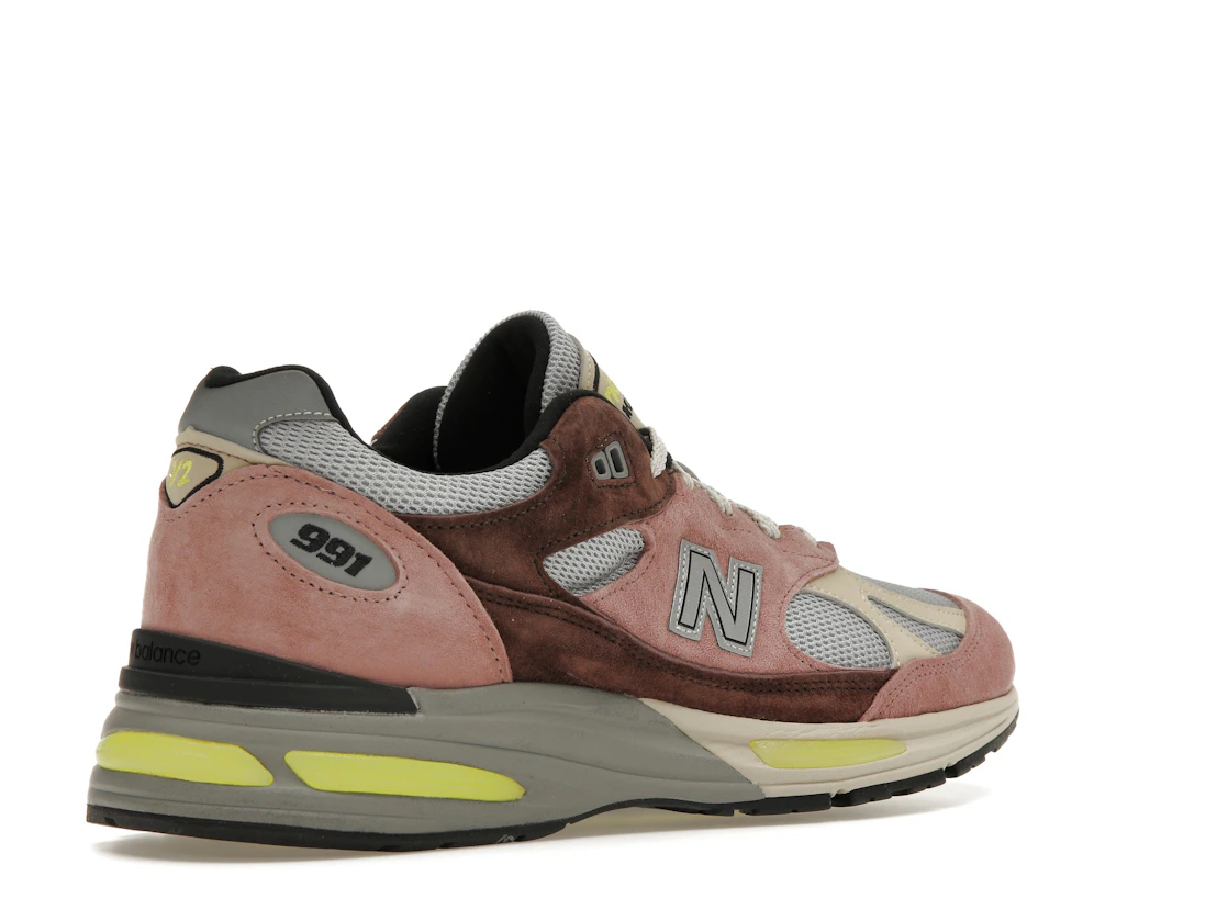 Vue 33 de New Balance 991v2 MiUK Rosewood