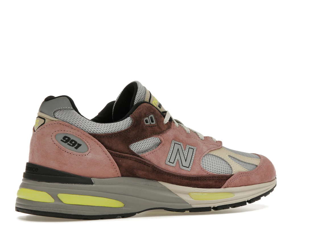 Vue 34 de New Balance 991v2 MiUK Rosewood