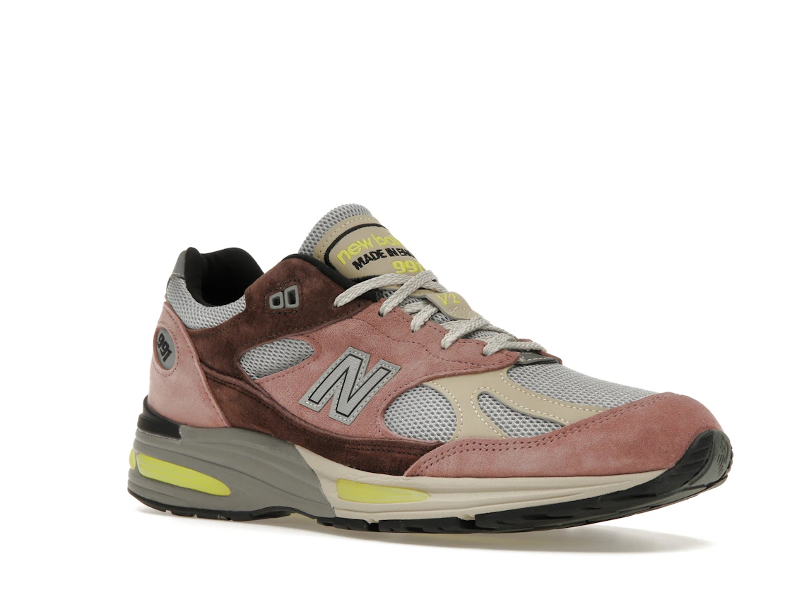 Vue 5 de New Balance 991v2 MiUK Rosewood