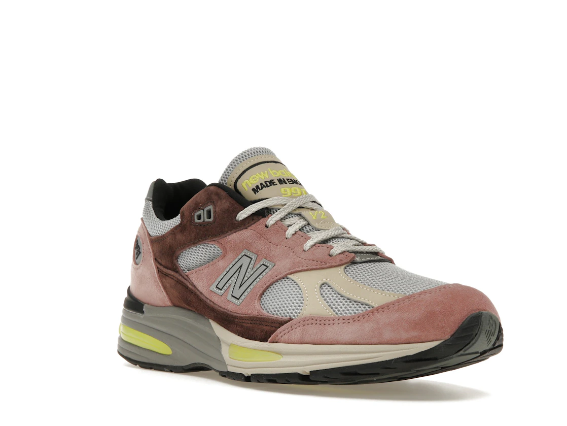 Vue 6 de New Balance 991v2 MiUK Rosewood