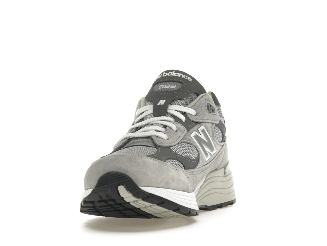Vue 12 de New Balance 992 Grey