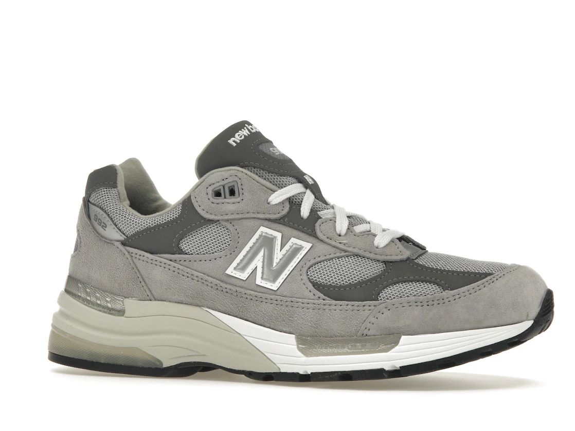 Vue 3 de New Balance 992 Grey