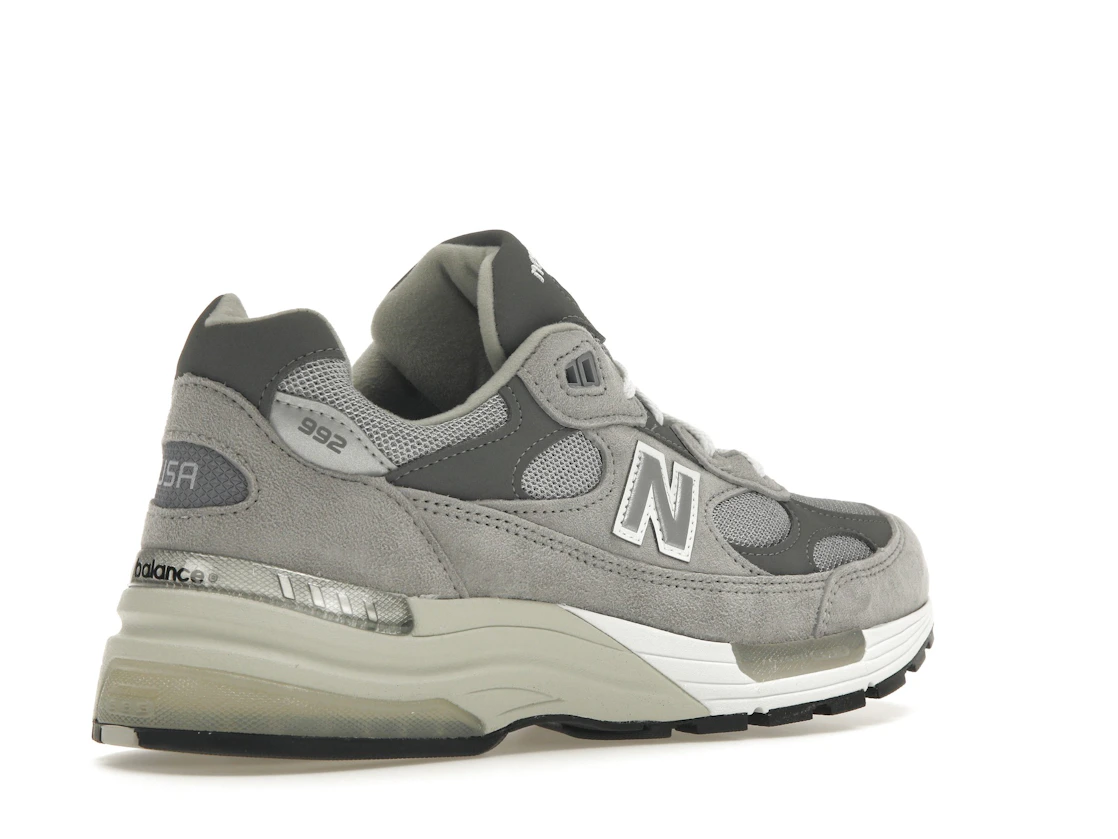 Vue 33 de New Balance 992 Grey