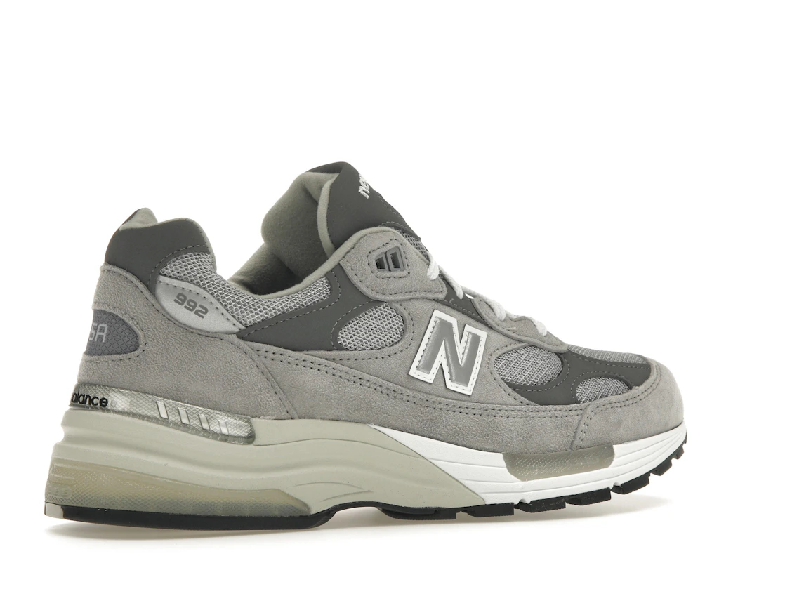 Vue 34 de New Balance 992 Grey