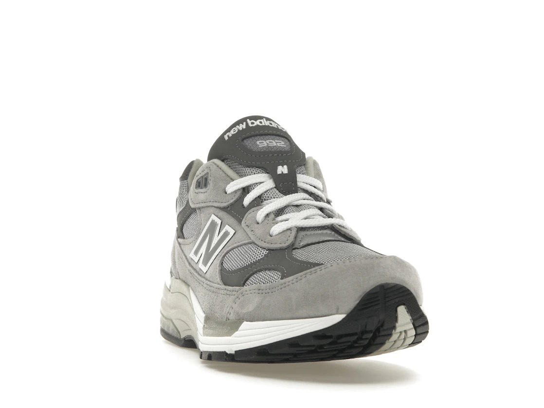 Vue 8 de New Balance 992 Grey