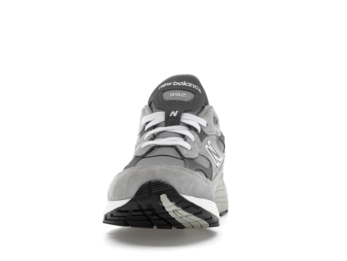 Vue 11 de New Balance 992 MiUSA Grey Silver Metallic